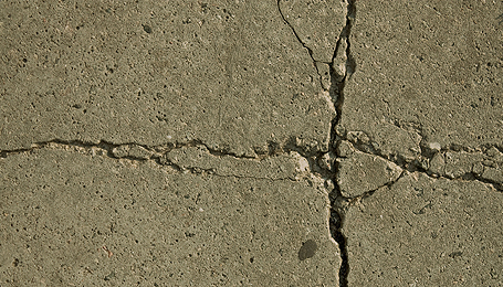 concrete-crack-repair-mi-driveway-parking-lot
